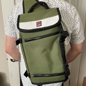 Chrome Niko Camera bag in olive green